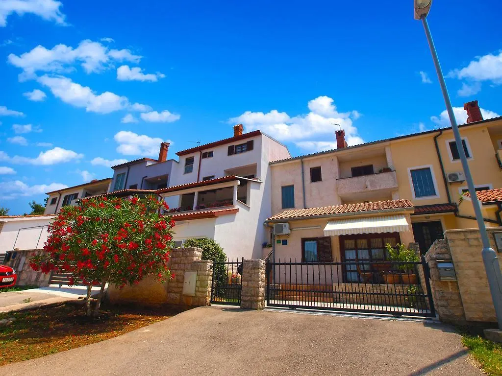 Apartment Puzar 389 PUY 0*, Pula